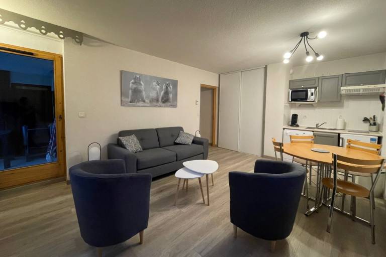 Le Grand Tetras image1