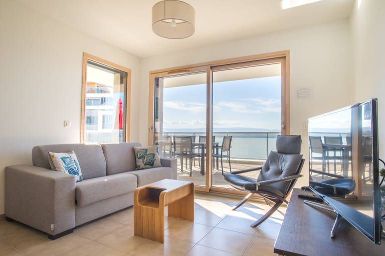 Apartment F3 of 65 m2 in a residence image2