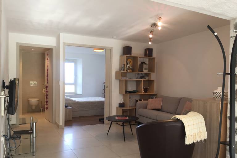 Appartement F2 de 40 m2 dans une maison image2