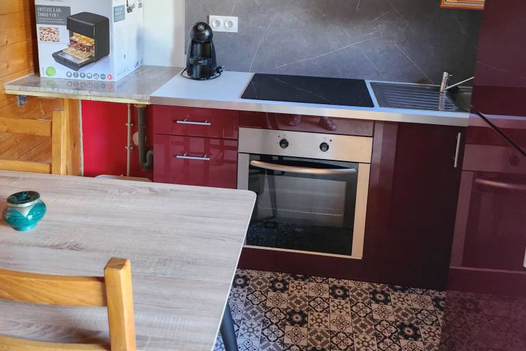 F2 flat of 40 m2 in a house image2