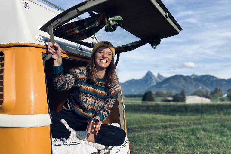Getaway in a vintage  combi "Human'Escape" image1