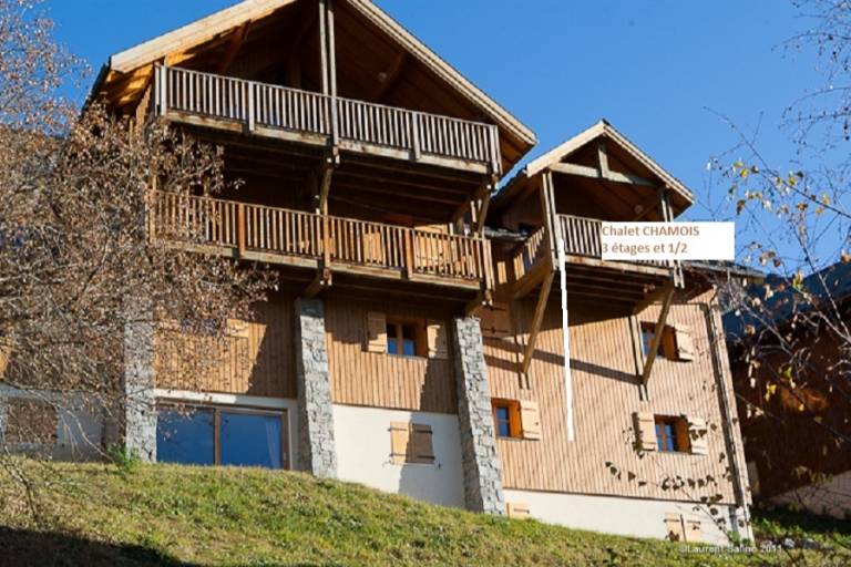 Chalet CHAMOIS: 5 chambres avec salle de bain individuelle jusqu'à 13 lits image1