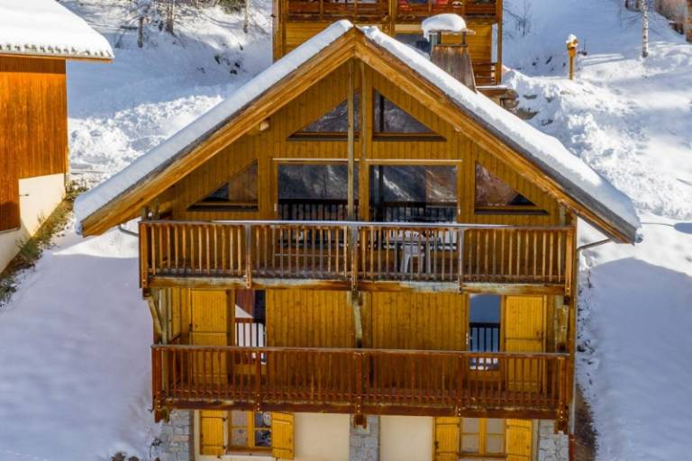 Chalet CHEVREUIL: 5 chambres avec salle de bain individuelle jusqu'à 18 lits image1
