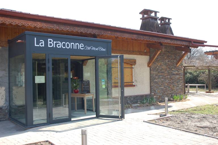 Restaurant la Braconne côté Mont-Blanc image1
