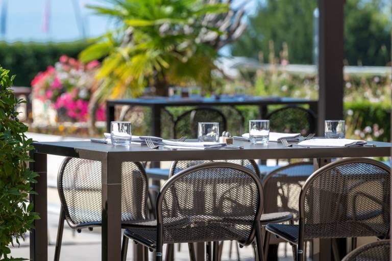 Le Yacht Café image2