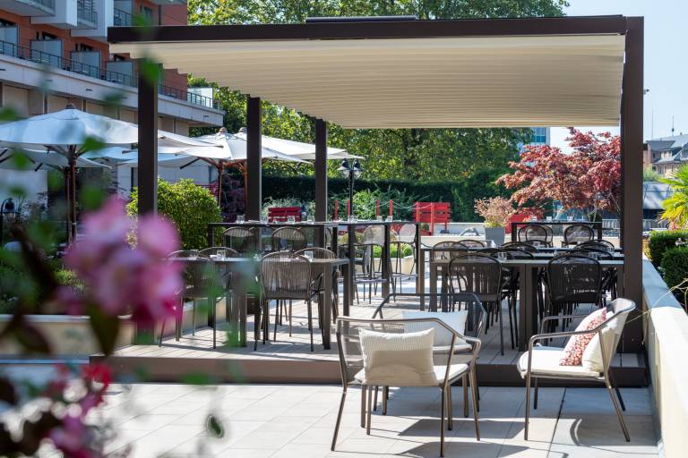 Le Yacht Café image1