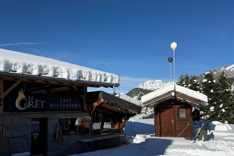 Restaurant d'altitude Le Crêt Châtel image1