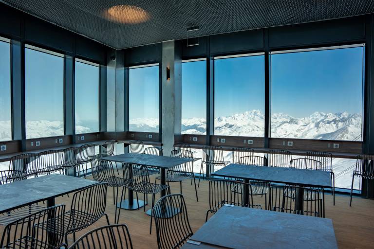 Caron 3200 Space image2