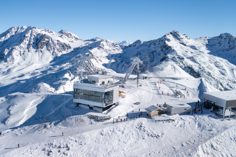 Caron 3200 Space image1