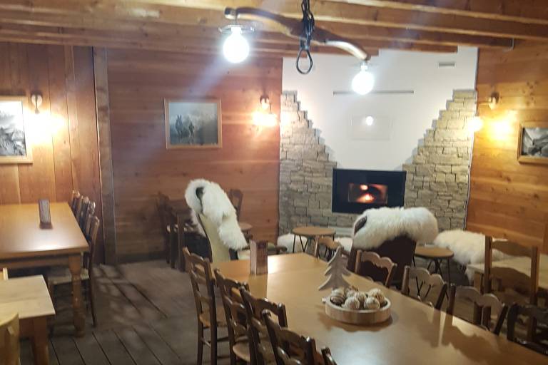 Les Mélèzes - Restaurant image2