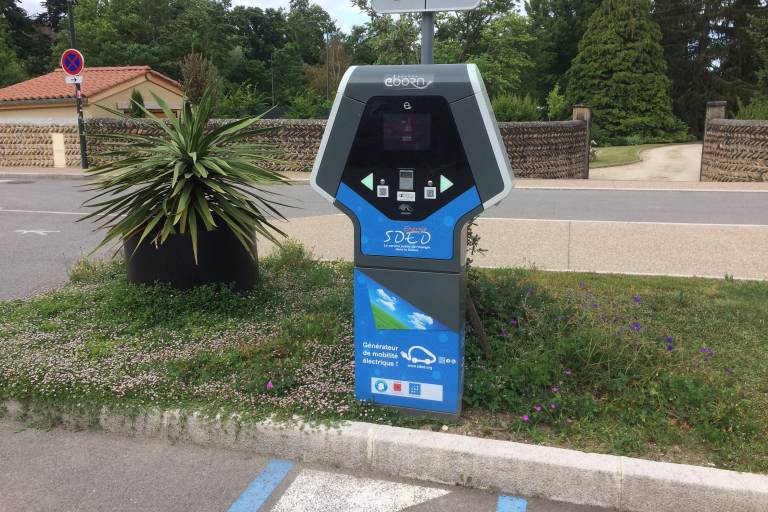 Eborn - borne de recharge véhicule électrique - Vercors/ Saint Barthélémy de Vals image1