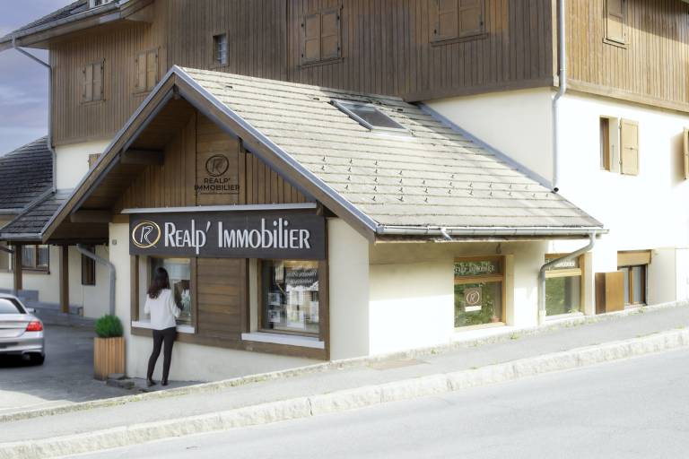 Realp'immobilier agency image1