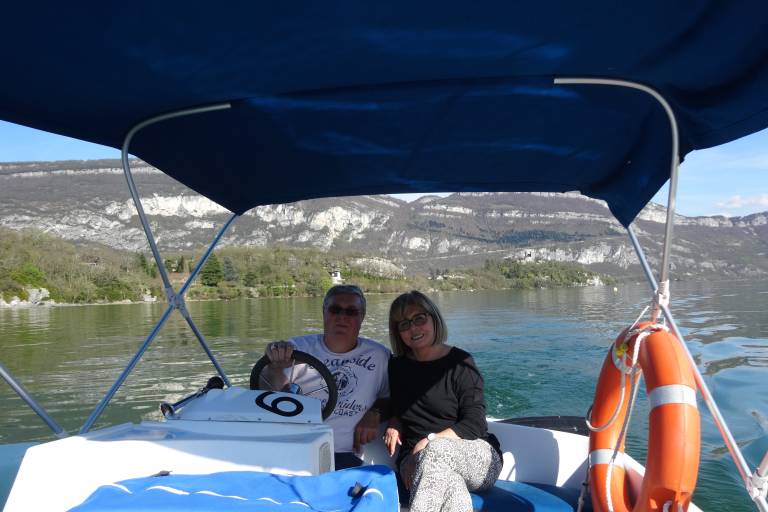Boat Rentals without a Licence - Bateau Bleu du Canal image1