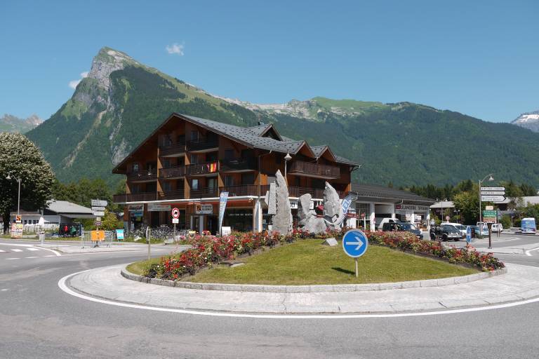 Xtreme Glisses : Hard Tail mountain bike rental image1