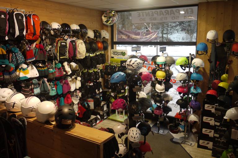 Xtreme Glisses: Snowshoe rentals image2