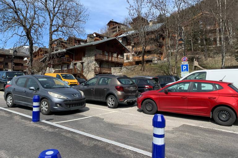 Outdoor Parking Les Bouleaux image1