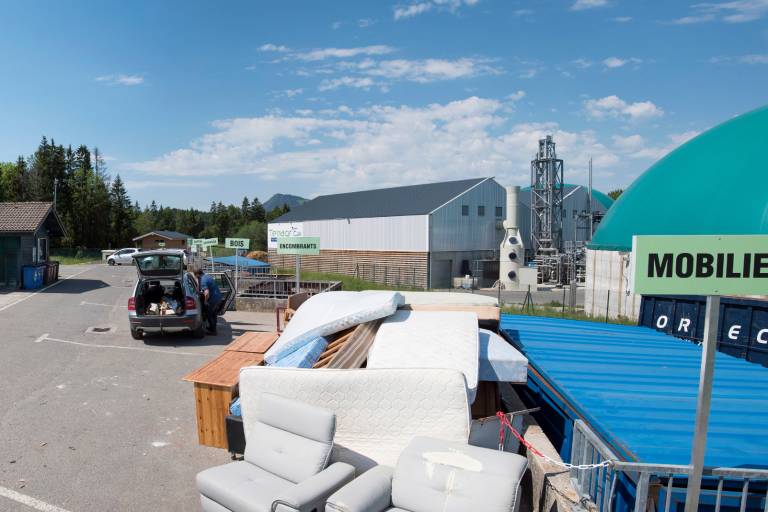 Vinzier waste collection centre image1