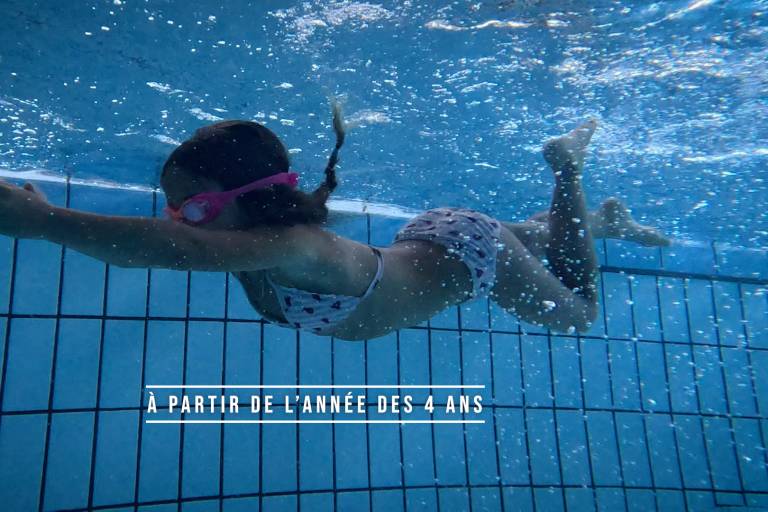 Feet in the water swimming school image2