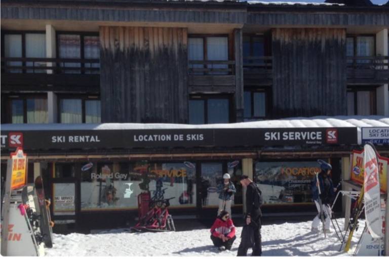 Consignes à ski - Roland Gay SKISET - À l'arrivée de la télécabine de Vercland image1