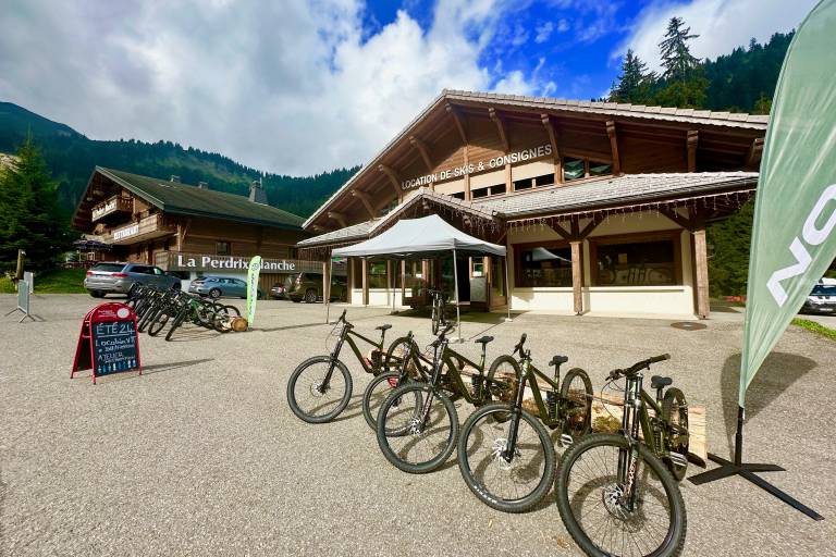 Pré la Joux Sports - Electric MTB Rental image2