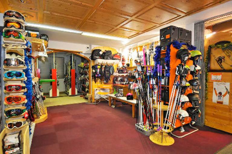 Daniel Cruz Sports Centre image2