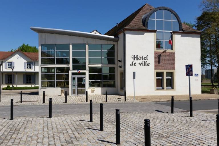 Mairie d'Avermes image1