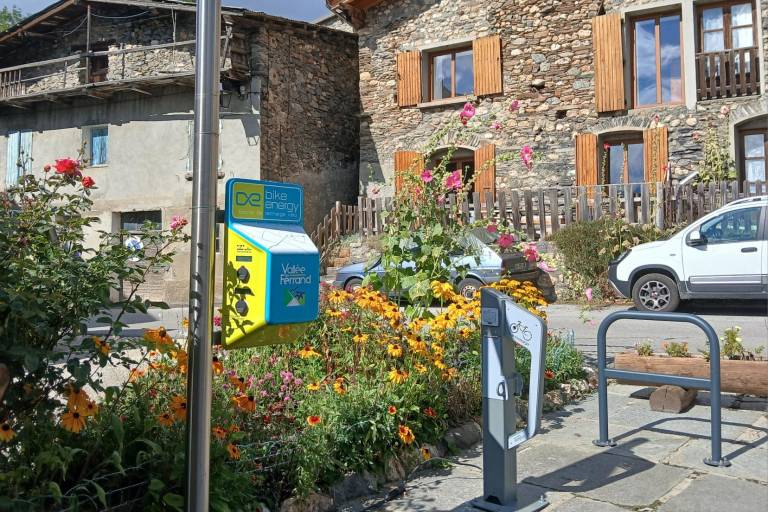 Borne de recharge E-Park VAE & VTT électrique image1