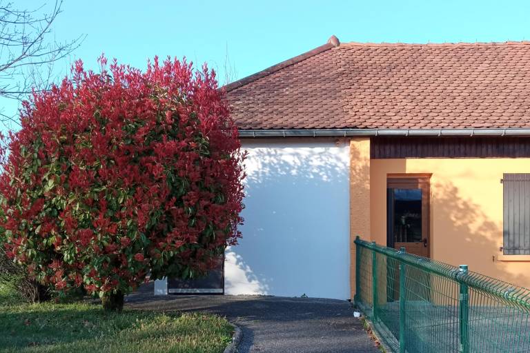 Toilettes publiques et eau potable, Belmont-Tramonet image1