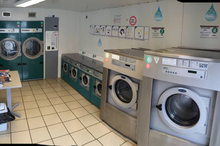 Carrefour Montagne Laundromat image1