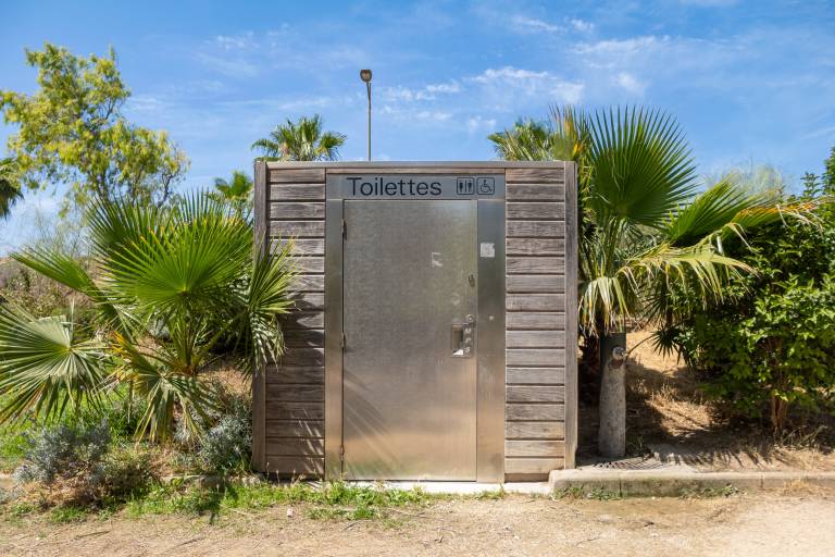 Toilettes publiques de l'allée secondaire de La Rambla image1