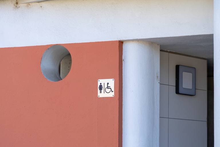Toilettes publiques de la gare image1