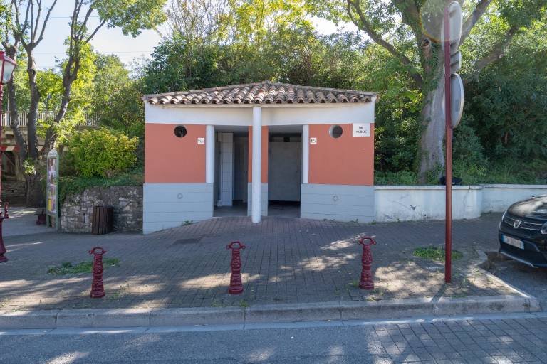 Toilettes publiques de la gare image2