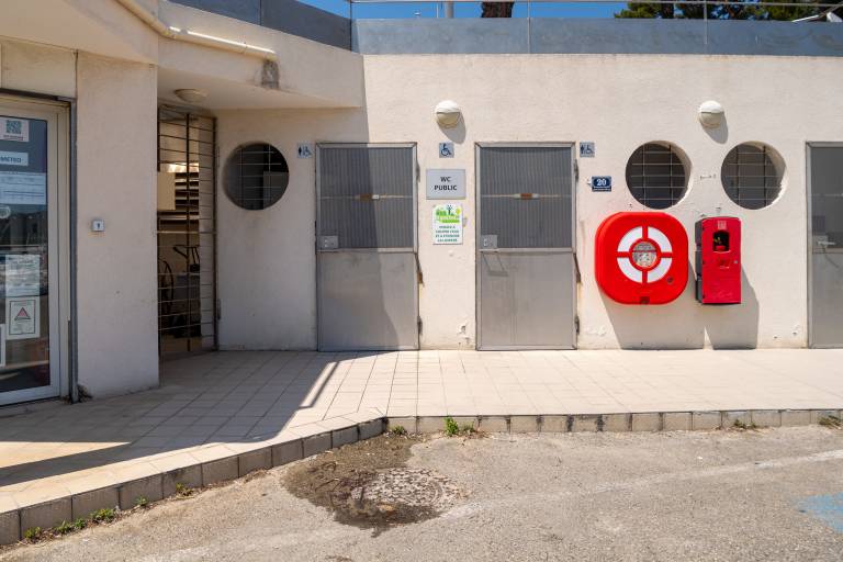Toilettes publiques du vieux port image2