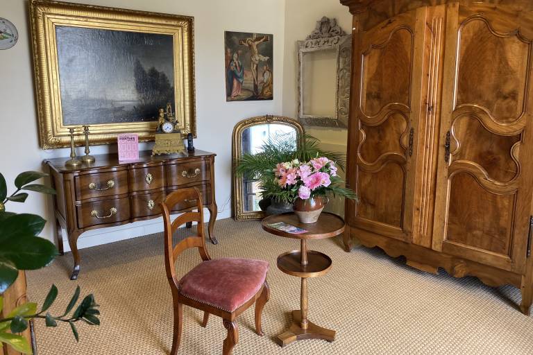 Chez l'antiquaire -Boutique image2
