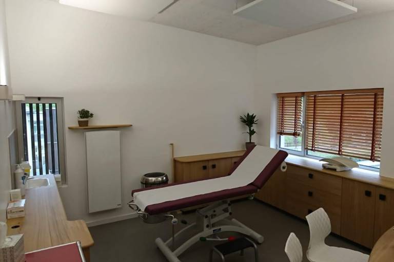 Cabinet des Brasses - Physical Therapist image1