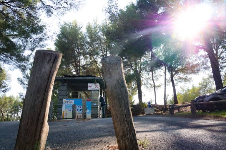 Parking de la calanque de Port d'Alon image1