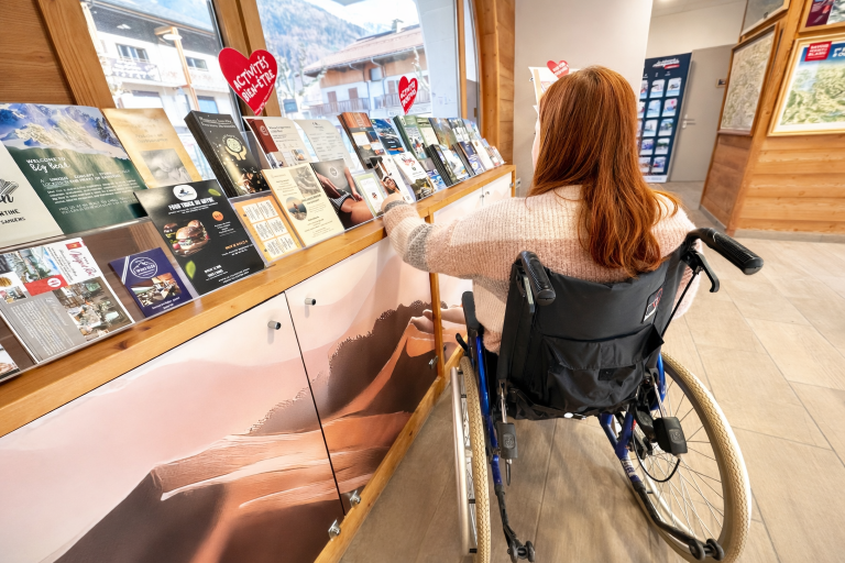 Wheelchair loan at the Tourist Office image2