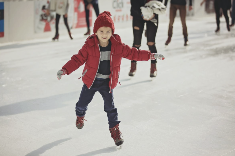 Outdoor skating rink image2