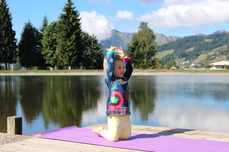 Mother and baby yoga class with Keolan image2