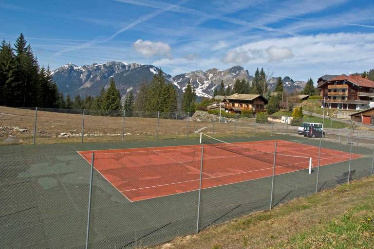 Col du Corbier tennis court image1