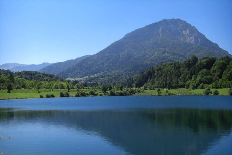 Fishing at Châtelard lake image1