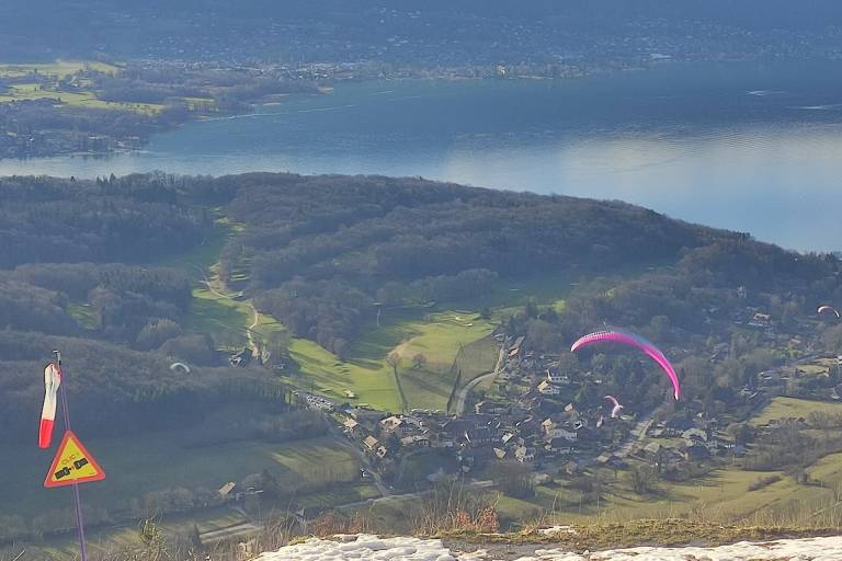 Décollage de parapente de Planfait image1