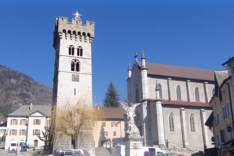 Eglise Saint Georges et la Tour Carrée image2