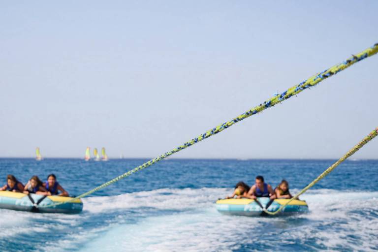 Towed buoy in the bay of Les Lecques - New Gliss image2