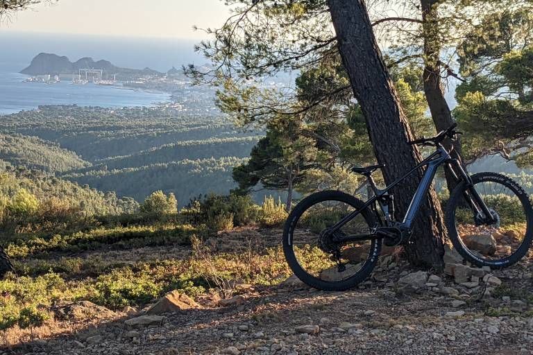 Randonnées guidées en VTT ou VTC Électrique avec Esprit Bike par des Moniteurs/Guides Diplômés image2