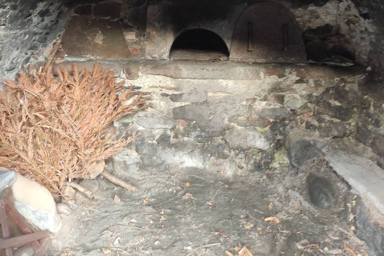 La Perrière Communal Oven image1