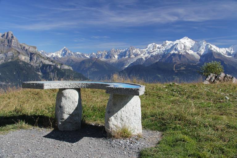 sentier pédestre : Le Tour des Belvédères du Mont-Blanc image1