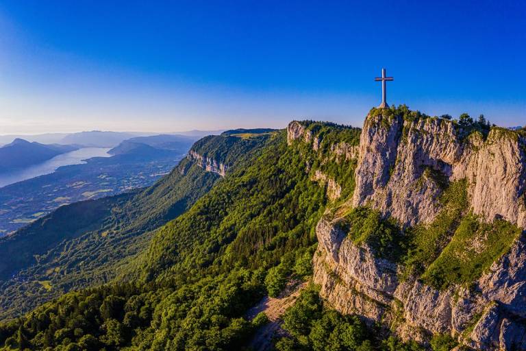 La croix du Nivolet depuis Le Sire image2