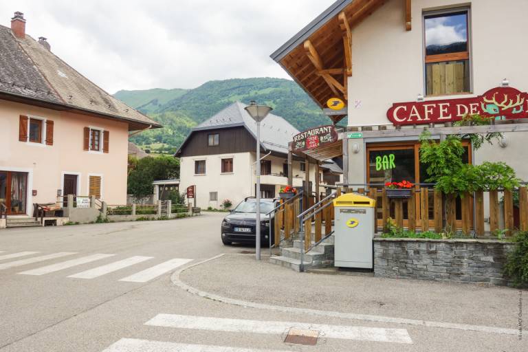 Electrically assisted mountain bike loop of Col de Chérel image1