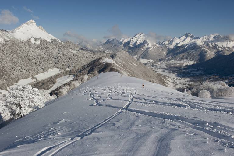 Snowshoeing treks : Mont Pelat and Mont de la Vierge from the Rochettes chairlift image1